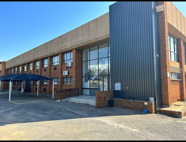 5,822M² WAREHOUSE TO LET IN KELVIN